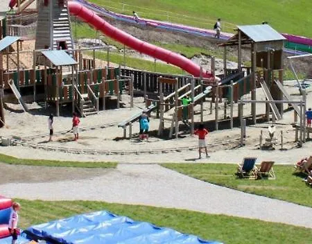 The Seefeld Retreat - Family Friendly - Mountain Views Зефельд-ін-Тіроль
